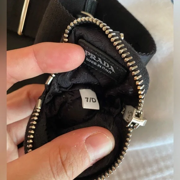 Prada Nylon Re-edition 2005 Shoulder Bag black - Picture 12 of 16